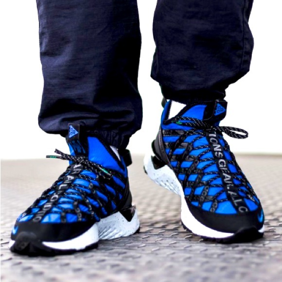 nike acg terra gobe on feet